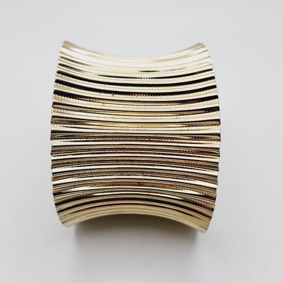 Vintage Park Lane 70's Ruffled Fluted Wide Gold Tone Cuff Bracelet - Picture 5 of 6